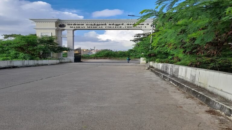 அரசு மருத்துவமனைகளில் 7 நாட்களுக்கு ஆக்சிஜன், மருந்து இருப்பு
